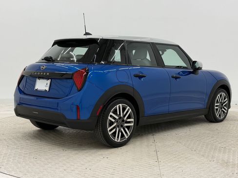 New 2026 MINI Cooper 4-Door Hardtop image 9