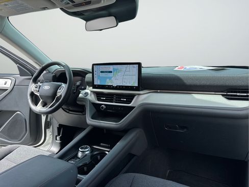 Used 2025 Ford Explorer Active RWD image 36