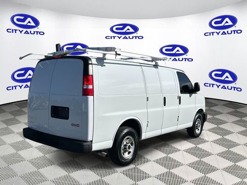 Used 2023 GMC Savana 2500 w/ Driver Convenience Package image 3