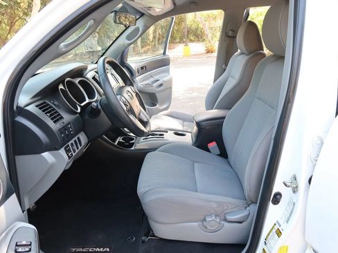 Used 2014 Toyota Tacoma PreRunner w/ TRD Off-Road Package RWD image 18