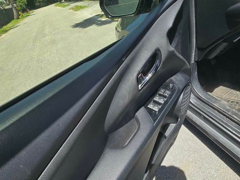 Used 2014 Mercedes-Benz E 350 Sedan image 4