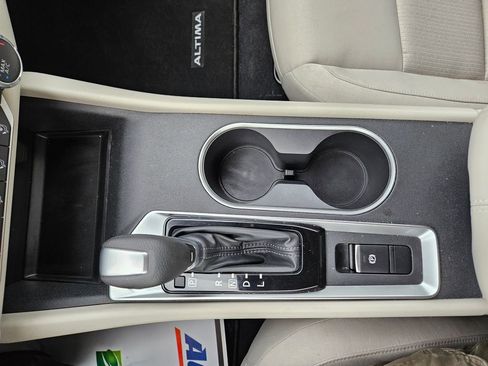 Used 2022 Nissan Altima 2.5 SV image 17