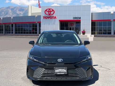 Used 2025 Toyota Camry LE FWD image 2