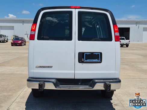 Certified 2024 Chevrolet Express 2500 w/ Driver Convenience Package RWD image 6