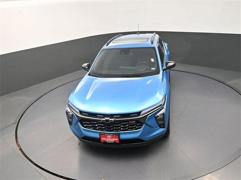 Used 2025 Chevrolet Trax RS w/ Sunroof Package image 23