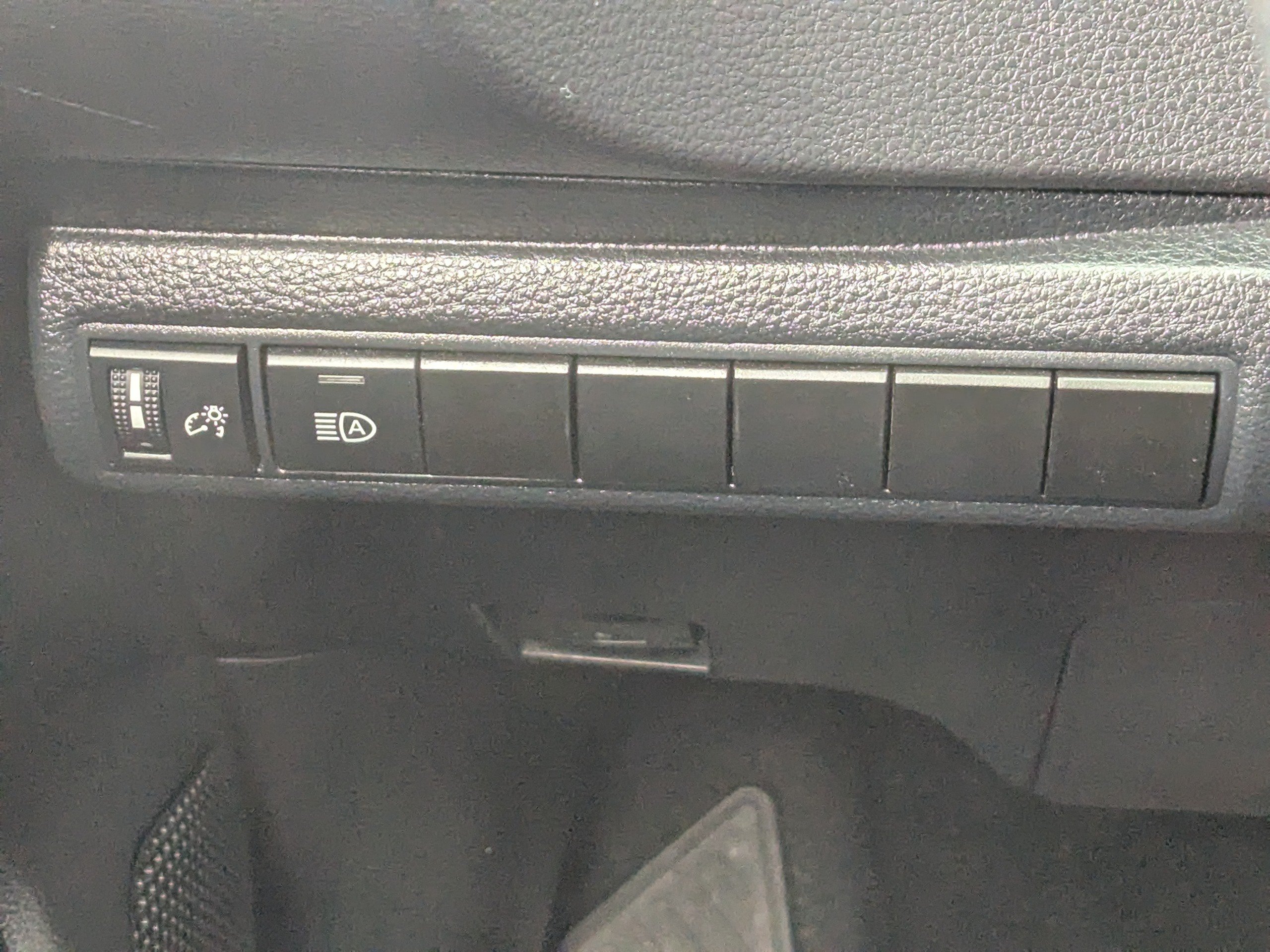 Used 2024 Toyota Corolla LE FWD image 29