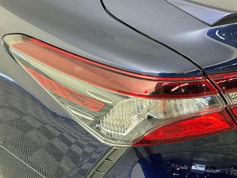 Used 2021 Toyota Camry SE FWD image 33
