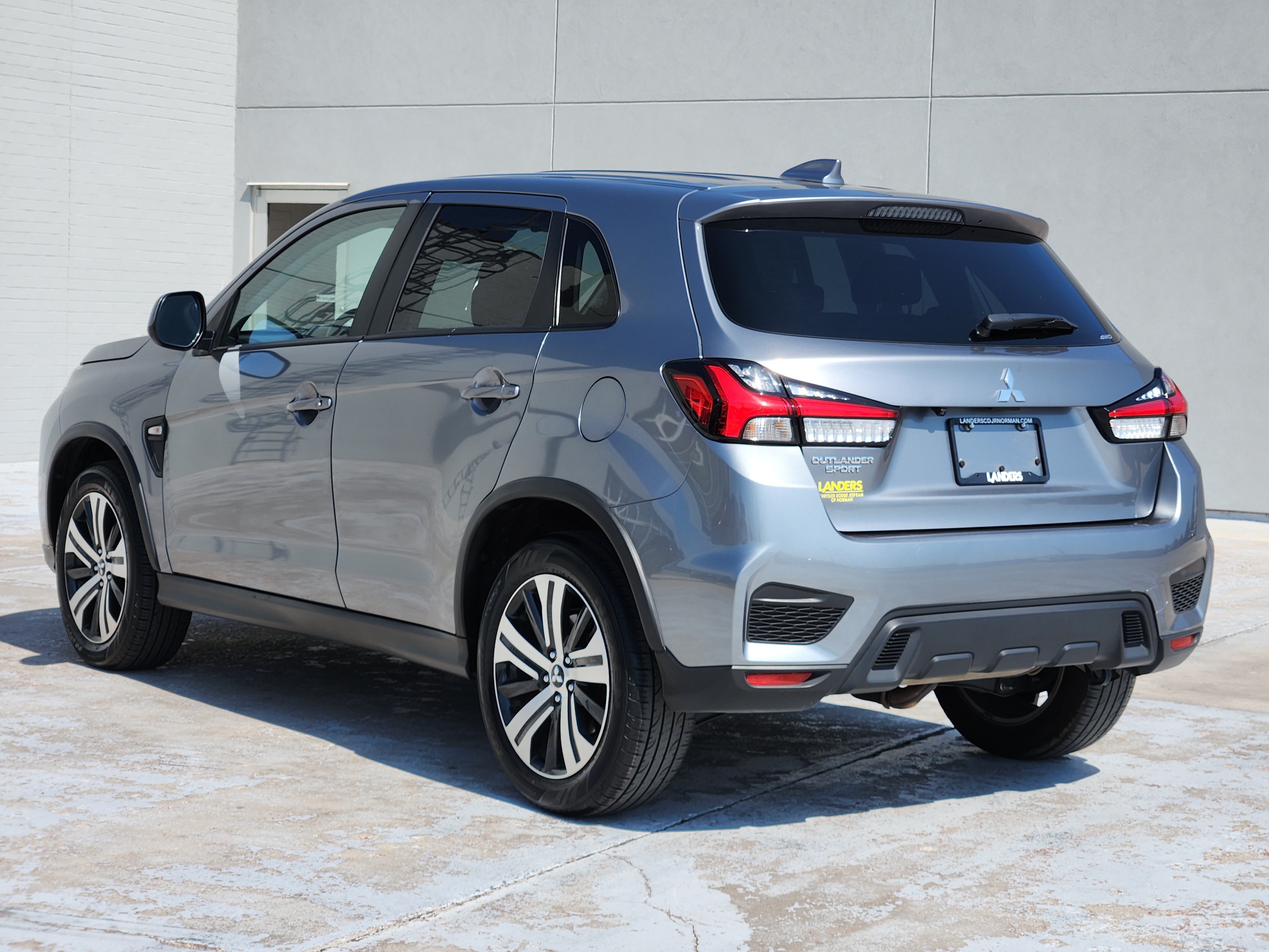 Used 2025 Mitsubishi Outlander Sport ES AWD/4WD image 6