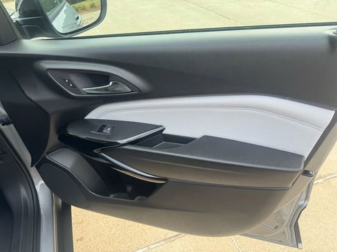 New 2026 Chevrolet Trax LT w/ Sunroof Package image 19