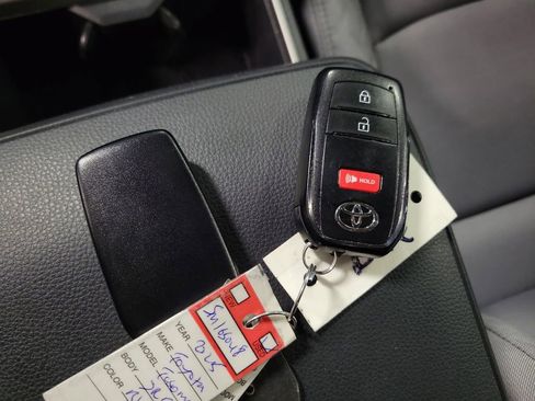 Used 2025 Toyota Tacoma SR5 image 21