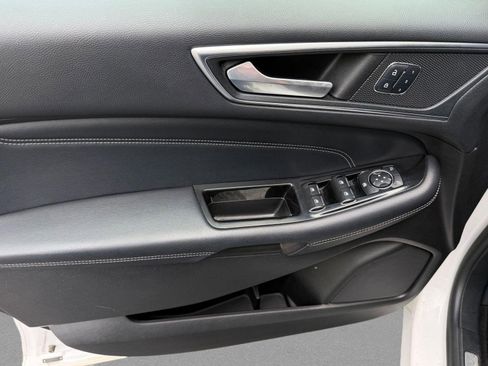 Used 2017 Ford Edge Titanium w/ Equipment Group 301A AWD/4WD image 12