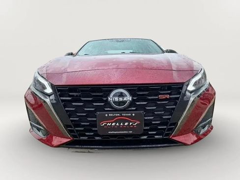 Used 2023 Nissan Altima 2.5 SR FWD image 3