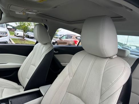 Used 2017 MAZDA MAZDA3 Grand Touring w/ Premium Equipment Package FWD image 15