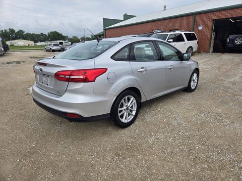 Used 2015 Ford Focus SE FWD image 3