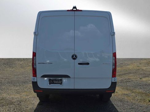 Used 2025 Mercedes-Benz Sprinter 2500 image 4