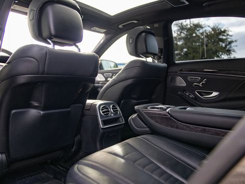Used 2015 Mercedes-Benz S 550 Sedan image 28