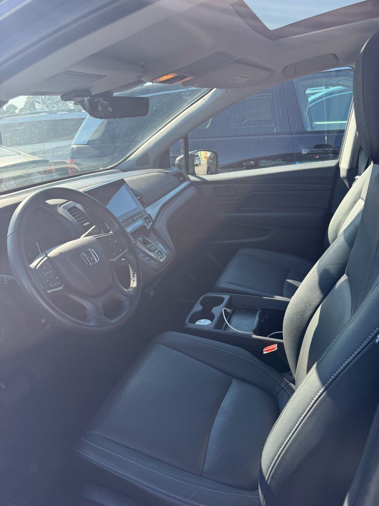 Used 2024 Honda Odyssey EX-L image 3