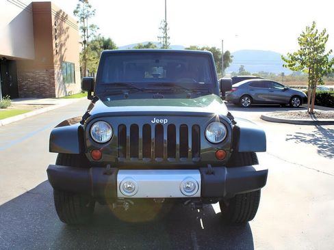 Used 2011 Jeep Wrangler Sahara w/ Connectivity Group AWD/4WD image 8