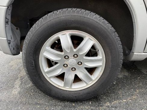 Used 2011 Mitsubishi Endeavor LS image 26