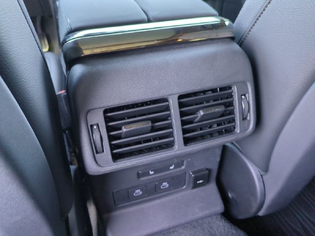 Used 2026 Land Rover Range Rover Velar Dynamic SE AWD/4WD image 13