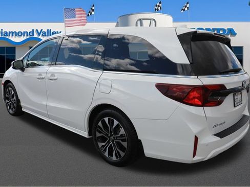 Used 2025 Honda Odyssey Elite image 4