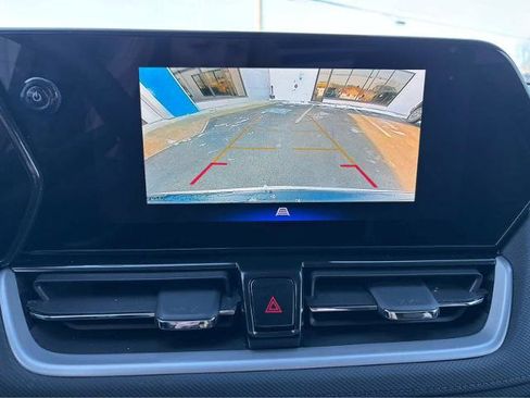 Used 2025 Chevrolet TrailBlazer LT AWD/4WD image 21