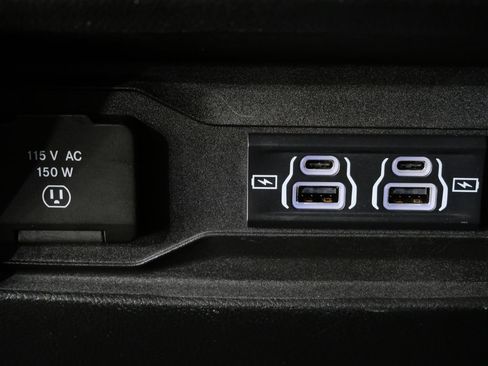 Used 2024 Jeep Grand Cherokee Altitude AWD/4WD image 26