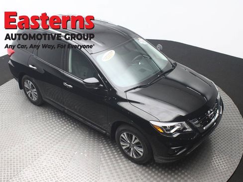 Used 2020 Nissan Pathfinder S FWD image 3