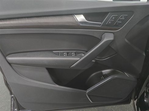Used 2020 Audi Q5 2.0T Premium w/ Convenience Package image 26