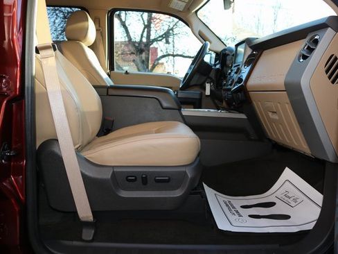 Used 2015 Ford F350 Lariat w/ Chrome Package image 28