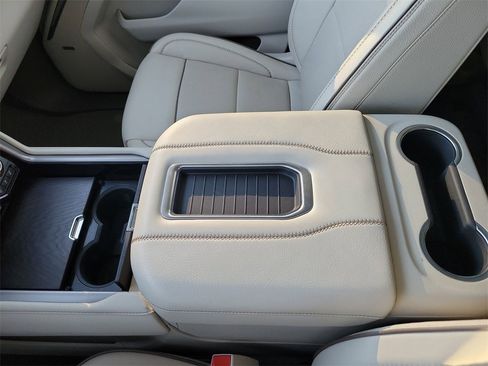 Used 2022 GMC Yukon Denali image 22