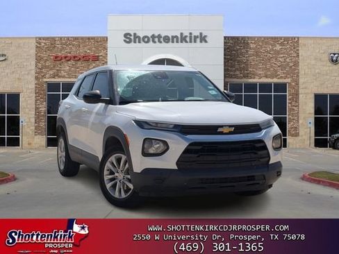 Used 2021 Chevrolet TrailBlazer LS FWD image 1