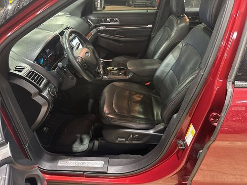 Used 2018 Ford Explorer Limited w/ Equipment Group 301A image 14