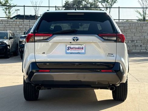 Used 2019 Toyota RAV4 XSE AWD/4WD image 8