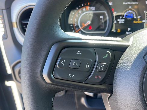 New 2026 Jeep Gladiator Sport AWD/4WD image 15