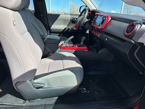 Used 2022 Toyota Tacoma SR5 image 30