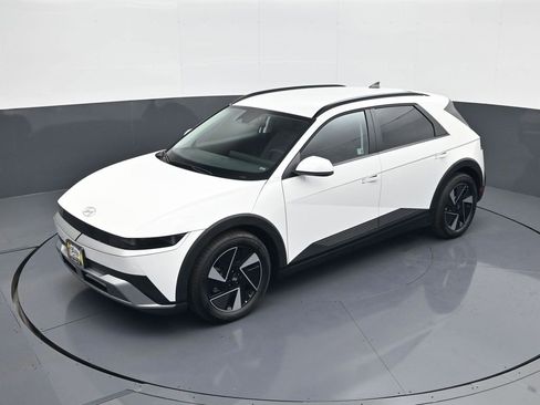 New 2025 Hyundai Ioniq 5 SEL image 13