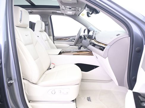 Used 2022 Cadillac Escalade ESV Premium Luxury Platinum AWD/4WD image 25
