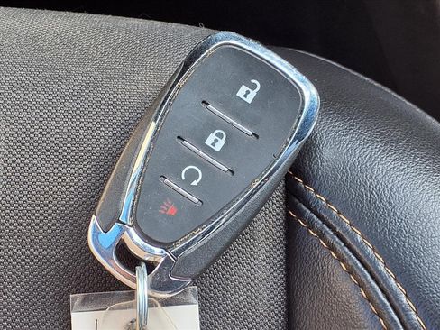 Used 2019 Chevrolet Trax LT w/ LT Convenience Package image 12