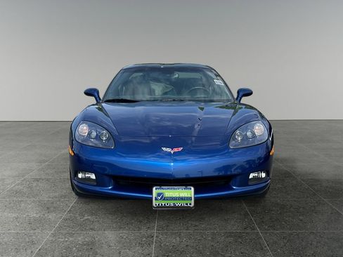 Used 2007 Chevrolet Corvette Coupe w/ Preferred Equipment Group RWD image 2