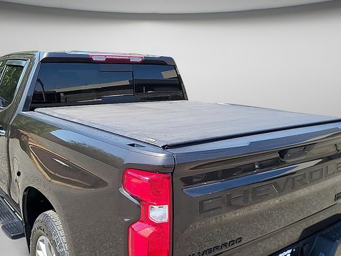 Used 2022 Chevrolet Silverado 1500 High Country w/ Safety Package II AWD/4WD image 28