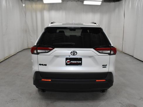 Used 2024 Toyota RAV4 XLE Premium image 6