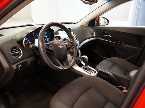 Used 2015 Chevrolet Cruze LT image 6