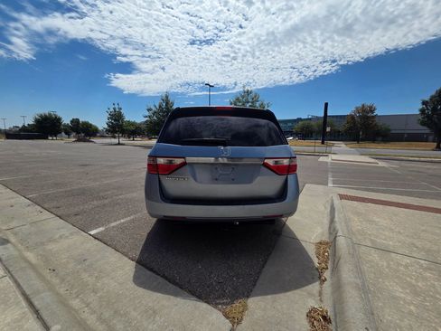 Used 2011 Honda Odyssey EX image 6