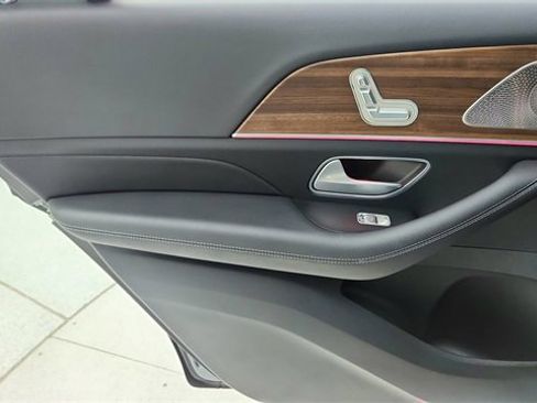 Used 2025 Mercedes-Benz GLS 450 GLS 450 image 36