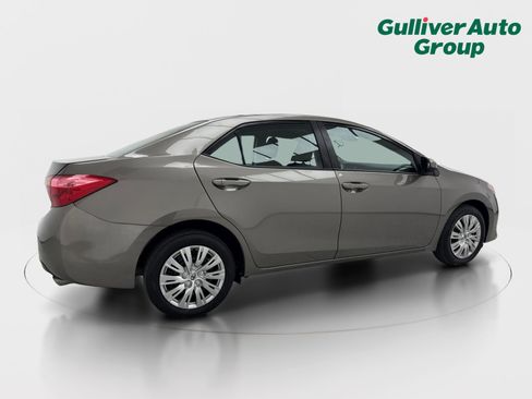 Used 2019 Toyota Corolla LE w/ Carpet Mat Package (TMS) FWD image 9