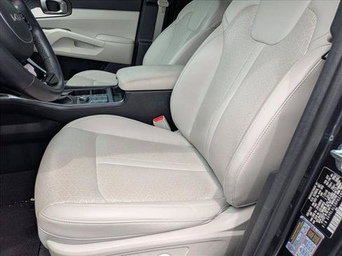 Used 2023 Kia Sorento S FWD image 10