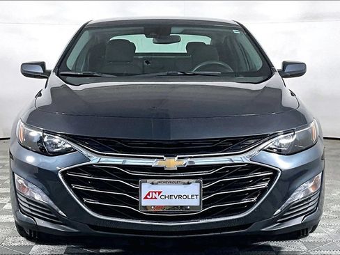 Used 2021 Chevrolet Malibu LT FWD image 2