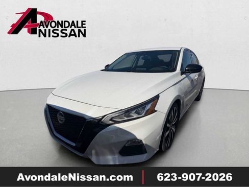 Certified 2022 Nissan Altima 2.5 SR FWD image 1