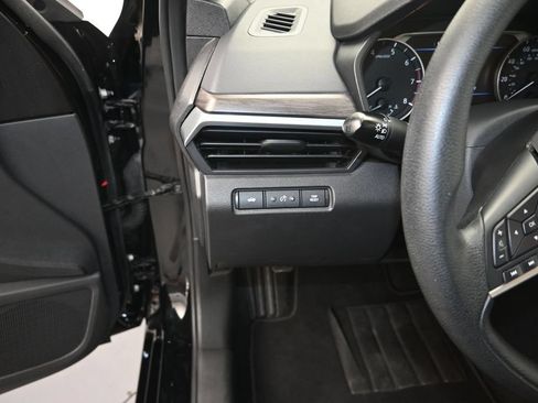 Used 2025 Nissan Altima 2.5 SV FWD image 12